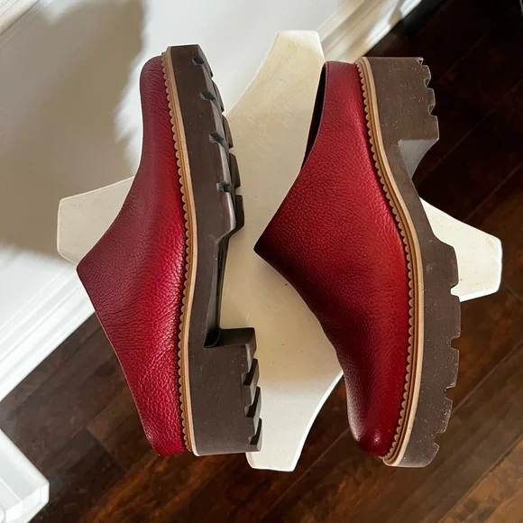 Burgundy, Women’s Vionic Leather Slip-Ons orthotic Clogs/Mules. - Picture 9 of 12